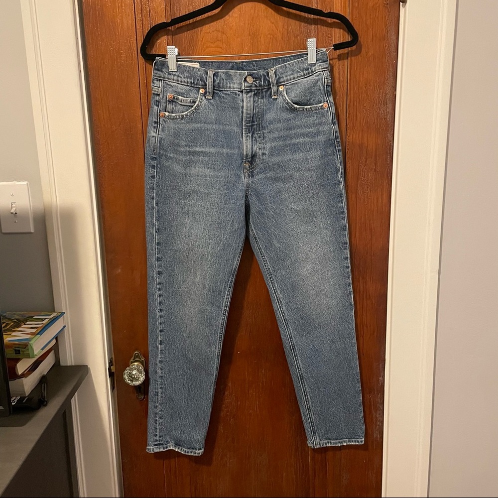 GAP Sky High Rise Mom Jeans with Washwell